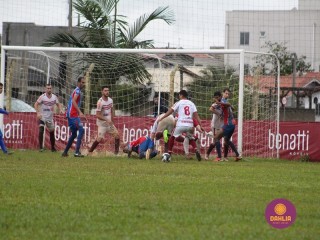 
<a style='margin-left: 5px;' class='btn btn-xs btn-social btn-facebook' href='https://www.facebook.com/sharer/sharer.php?u=https://www.boladovale.com.br/imgs/800-800-90/conteudo/fotos/1598/img0154.jpg' rel='popup' data-width='500' data-height='400'><i class='fa fa-facebook'></i>Compartilhar <span class='hidden-xs'>no Facebook</span>
</a> 
<a class='btn btn-default btn-xs' target='_blank' href='imgs/800-800-90/conteudo/fotos/1598/img0154.jpg'>
<span class='glyphicon glyphicon-cloud-download'></span> Salvar
</a> 
<span></span>