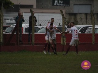 
<a style='margin-left: 5px;' class='btn btn-xs btn-social btn-facebook' href='https://www.facebook.com/sharer/sharer.php?u=https://www.boladovale.com.br/imgs/800-800-90/conteudo/fotos/1598/img0187.jpg' rel='popup' data-width='500' data-height='400'><i class='fa fa-facebook'></i>Compartilhar <span class='hidden-xs'>no Facebook</span>
</a> 
<a class='btn btn-default btn-xs' target='_blank' href='imgs/800-800-90/conteudo/fotos/1598/img0187.jpg'>
<span class='glyphicon glyphicon-cloud-download'></span> Salvar
</a> 
<span></span>