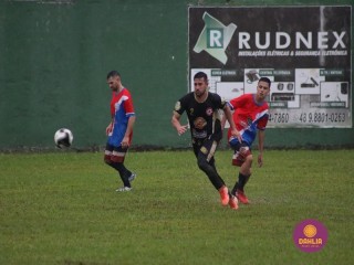 
<a style='margin-left: 5px;' class='btn btn-xs btn-social btn-facebook' href='https://www.facebook.com/sharer/sharer.php?u=https://www.boladovale.com.br/imgs/800-800-90/conteudo/fotos/1601/img8773.jpg' rel='popup' data-width='500' data-height='400'><i class='fa fa-facebook'></i>Compartilhar <span class='hidden-xs'>no Facebook</span>
</a> 
<a class='btn btn-default btn-xs' target='_blank' href='imgs/800-800-90/conteudo/fotos/1601/img8773.jpg'>
<span class='glyphicon glyphicon-cloud-download'></span> Salvar
</a> 
<span></span>