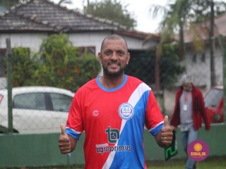 
<a style='margin-left: 5px;' class='btn btn-xs btn-social btn-facebook' href='https://www.facebook.com/sharer/sharer.php?u=https://www.boladovale.com.br/imgs/800-800-90/conteudo/fotos/1601/img8797.jpg' rel='popup' data-width='500' data-height='400'><i class='fa fa-facebook'></i>Compartilhar <span class='hidden-xs'>no Facebook</span>
</a> 
<a class='btn btn-default btn-xs' target='_blank' href='imgs/800-800-90/conteudo/fotos/1601/img8797.jpg'>
<span class='glyphicon glyphicon-cloud-download'></span> Salvar
</a> 
<span></span>