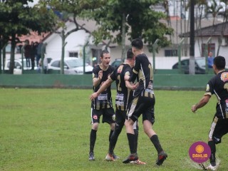 
<a style='margin-left: 5px;' class='btn btn-xs btn-social btn-facebook' href='https://www.facebook.com/sharer/sharer.php?u=https://www.boladovale.com.br/imgs/800-800-90/conteudo/fotos/1601/img8840.jpg' rel='popup' data-width='500' data-height='400'><i class='fa fa-facebook'></i>Compartilhar <span class='hidden-xs'>no Facebook</span>
</a> 
<a class='btn btn-default btn-xs' target='_blank' href='imgs/800-800-90/conteudo/fotos/1601/img8840.jpg'>
<span class='glyphicon glyphicon-cloud-download'></span> Salvar
</a> 
<span></span>