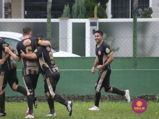 
<a style='margin-left: 5px;' class='btn btn-xs btn-social btn-facebook' href='https://www.facebook.com/sharer/sharer.php?u=https://www.boladovale.com.br/imgs/800-800-90/conteudo/fotos/1601/img8857.jpg' rel='popup' data-width='500' data-height='400'><i class='fa fa-facebook'></i>Compartilhar <span class='hidden-xs'>no Facebook</span>
</a> 
<a class='btn btn-default btn-xs' target='_blank' href='imgs/800-800-90/conteudo/fotos/1601/img8857.jpg'>
<span class='glyphicon glyphicon-cloud-download'></span> Salvar
</a> 
<span></span>