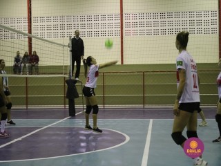 
<a style='margin-left: 5px;' class='btn btn-xs btn-social btn-facebook' href='https://www.facebook.com/sharer/sharer.php?u=https://www.boladovale.com.br/imgs/800-800-90/conteudo/fotos/1602/img8929.jpg' rel='popup' data-width='500' data-height='400'><i class='fa fa-facebook'></i>Compartilhar <span class='hidden-xs'>no Facebook</span>
</a> 
<a class='btn btn-default btn-xs' target='_blank' href='imgs/800-800-90/conteudo/fotos/1602/img8929.jpg'>
<span class='glyphicon glyphicon-cloud-download'></span> Salvar
</a> 
<span></span>