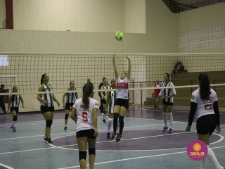 
<a style='margin-left: 5px;' class='btn btn-xs btn-social btn-facebook' href='https://www.facebook.com/sharer/sharer.php?u=https://www.boladovale.com.br/imgs/800-800-90/conteudo/fotos/1602/img8956.jpg' rel='popup' data-width='500' data-height='400'><i class='fa fa-facebook'></i>Compartilhar <span class='hidden-xs'>no Facebook</span>
</a> 
<a class='btn btn-default btn-xs' target='_blank' href='imgs/800-800-90/conteudo/fotos/1602/img8956.jpg'>
<span class='glyphicon glyphicon-cloud-download'></span> Salvar
</a> 
<span></span>