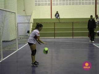 
<a style='margin-left: 5px;' class='btn btn-xs btn-social btn-facebook' href='https://www.facebook.com/sharer/sharer.php?u=https://www.boladovale.com.br/imgs/800-800-90/conteudo/fotos/1602/img8978.jpg' rel='popup' data-width='500' data-height='400'><i class='fa fa-facebook'></i>Compartilhar <span class='hidden-xs'>no Facebook</span>
</a> 
<a class='btn btn-default btn-xs' target='_blank' href='imgs/800-800-90/conteudo/fotos/1602/img8978.jpg'>
<span class='glyphicon glyphicon-cloud-download'></span> Salvar
</a> 
<span></span>