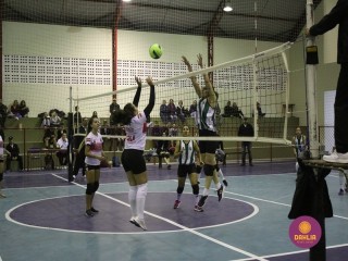 
<a style='margin-left: 5px;' class='btn btn-xs btn-social btn-facebook' href='https://www.facebook.com/sharer/sharer.php?u=https://www.boladovale.com.br/imgs/800-800-90/conteudo/fotos/1602/img8998.jpg' rel='popup' data-width='500' data-height='400'><i class='fa fa-facebook'></i>Compartilhar <span class='hidden-xs'>no Facebook</span>
</a> 
<a class='btn btn-default btn-xs' target='_blank' href='imgs/800-800-90/conteudo/fotos/1602/img8998.jpg'>
<span class='glyphicon glyphicon-cloud-download'></span> Salvar
</a> 
<span></span>