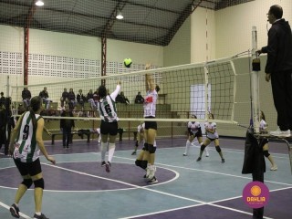 
<a style='margin-left: 5px;' class='btn btn-xs btn-social btn-facebook' href='https://www.facebook.com/sharer/sharer.php?u=https://www.boladovale.com.br/imgs/800-800-90/conteudo/fotos/1602/img9040.jpg' rel='popup' data-width='500' data-height='400'><i class='fa fa-facebook'></i>Compartilhar <span class='hidden-xs'>no Facebook</span>
</a> 
<a class='btn btn-default btn-xs' target='_blank' href='imgs/800-800-90/conteudo/fotos/1602/img9040.jpg'>
<span class='glyphicon glyphicon-cloud-download'></span> Salvar
</a> 
<span></span>
