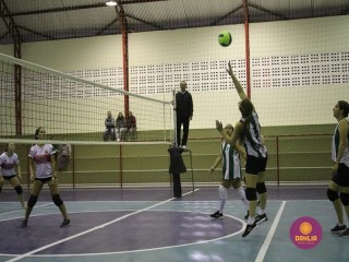 
<a style='margin-left: 5px;' class='btn btn-xs btn-social btn-facebook' href='https://www.facebook.com/sharer/sharer.php?u=https://www.boladovale.com.br/imgs/800-800-90/conteudo/fotos/1602/img9048.jpg' rel='popup' data-width='500' data-height='400'><i class='fa fa-facebook'></i>Compartilhar <span class='hidden-xs'>no Facebook</span>
</a> 
<a class='btn btn-default btn-xs' target='_blank' href='imgs/800-800-90/conteudo/fotos/1602/img9048.jpg'>
<span class='glyphicon glyphicon-cloud-download'></span> Salvar
</a> 
<span></span>