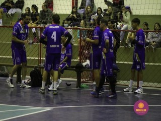 
<a style='margin-left: 5px;' class='btn btn-xs btn-social btn-facebook' href='https://www.facebook.com/sharer/sharer.php?u=https://www.boladovale.com.br/imgs/800-800-90/conteudo/fotos/1602/img9141.jpg' rel='popup' data-width='500' data-height='400'><i class='fa fa-facebook'></i>Compartilhar <span class='hidden-xs'>no Facebook</span>
</a> 
<a class='btn btn-default btn-xs' target='_blank' href='imgs/800-800-90/conteudo/fotos/1602/img9141.jpg'>
<span class='glyphicon glyphicon-cloud-download'></span> Salvar
</a> 
<span></span>