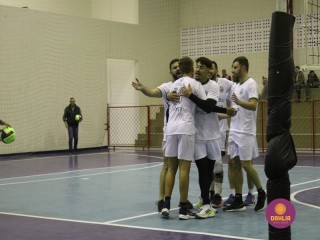 
<a style='margin-left: 5px;' class='btn btn-xs btn-social btn-facebook' href='https://www.facebook.com/sharer/sharer.php?u=https://www.boladovale.com.br/imgs/800-800-90/conteudo/fotos/1602/img9224.jpg' rel='popup' data-width='500' data-height='400'><i class='fa fa-facebook'></i>Compartilhar <span class='hidden-xs'>no Facebook</span>
</a> 
<a class='btn btn-default btn-xs' target='_blank' href='imgs/800-800-90/conteudo/fotos/1602/img9224.jpg'>
<span class='glyphicon glyphicon-cloud-download'></span> Salvar
</a> 
<span></span>