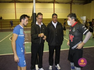 
<a style='margin-left: 5px;' class='btn btn-xs btn-social btn-facebook' href='https://www.facebook.com/sharer/sharer.php?u=https://www.boladovale.com.br/imgs/800-800-90/conteudo/fotos/1602/img9249.jpg' rel='popup' data-width='500' data-height='400'><i class='fa fa-facebook'></i>Compartilhar <span class='hidden-xs'>no Facebook</span>
</a> 
<a class='btn btn-default btn-xs' target='_blank' href='imgs/800-800-90/conteudo/fotos/1602/img9249.jpg'>
<span class='glyphicon glyphicon-cloud-download'></span> Salvar
</a> 
<span></span>