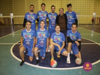 
<a style='margin-left: 5px;' class='btn btn-xs btn-social btn-facebook' href='https://www.facebook.com/sharer/sharer.php?u=https://www.boladovale.com.br/imgs/800-800-90/conteudo/fotos/1602/img9254.jpg' rel='popup' data-width='500' data-height='400'><i class='fa fa-facebook'></i>Compartilhar <span class='hidden-xs'>no Facebook</span>
</a> 
<a class='btn btn-default btn-xs' target='_blank' href='imgs/800-800-90/conteudo/fotos/1602/img9254.jpg'>
<span class='glyphicon glyphicon-cloud-download'></span> Salvar
</a> 
<span></span>