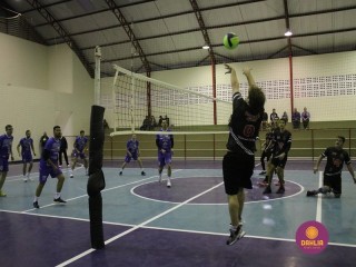 
<a style='margin-left: 5px;' class='btn btn-xs btn-social btn-facebook' href='https://www.facebook.com/sharer/sharer.php?u=https://www.boladovale.com.br/imgs/800-800-90/conteudo/fotos/1602/img9273.jpg' rel='popup' data-width='500' data-height='400'><i class='fa fa-facebook'></i>Compartilhar <span class='hidden-xs'>no Facebook</span>
</a> 
<a class='btn btn-default btn-xs' target='_blank' href='imgs/800-800-90/conteudo/fotos/1602/img9273.jpg'>
<span class='glyphicon glyphicon-cloud-download'></span> Salvar
</a> 
<span></span>