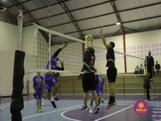 
<a style='margin-left: 5px;' class='btn btn-xs btn-social btn-facebook' href='https://www.facebook.com/sharer/sharer.php?u=https://www.boladovale.com.br/imgs/800-800-90/conteudo/fotos/1602/img9282.jpg' rel='popup' data-width='500' data-height='400'><i class='fa fa-facebook'></i>Compartilhar <span class='hidden-xs'>no Facebook</span>
</a> 
<a class='btn btn-default btn-xs' target='_blank' href='imgs/800-800-90/conteudo/fotos/1602/img9282.jpg'>
<span class='glyphicon glyphicon-cloud-download'></span> Salvar
</a> 
<span></span>