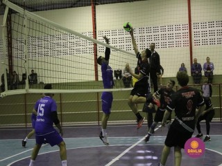 
<a style='margin-left: 5px;' class='btn btn-xs btn-social btn-facebook' href='https://www.facebook.com/sharer/sharer.php?u=https://www.boladovale.com.br/imgs/800-800-90/conteudo/fotos/1602/img9288.jpg' rel='popup' data-width='500' data-height='400'><i class='fa fa-facebook'></i>Compartilhar <span class='hidden-xs'>no Facebook</span>
</a> 
<a class='btn btn-default btn-xs' target='_blank' href='imgs/800-800-90/conteudo/fotos/1602/img9288.jpg'>
<span class='glyphicon glyphicon-cloud-download'></span> Salvar
</a> 
<span></span>