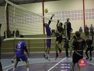 
<a style='margin-left: 5px;' class='btn btn-xs btn-social btn-facebook' href='https://www.facebook.com/sharer/sharer.php?u=https://www.boladovale.com.br/imgs/800-800-90/conteudo/fotos/1602/img9289.jpg' rel='popup' data-width='500' data-height='400'><i class='fa fa-facebook'></i>Compartilhar <span class='hidden-xs'>no Facebook</span>
</a> 
<a class='btn btn-default btn-xs' target='_blank' href='imgs/800-800-90/conteudo/fotos/1602/img9289.jpg'>
<span class='glyphicon glyphicon-cloud-download'></span> Salvar
</a> 
<span></span>