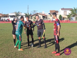 
<a style='margin-left: 5px;' class='btn btn-xs btn-social btn-facebook' href='https://www.facebook.com/sharer/sharer.php?u=https://www.boladovale.com.br/imgs/800-800-90/conteudo/fotos/1604/img0227.jpg' rel='popup' data-width='500' data-height='400'><i class='fa fa-facebook'></i>Compartilhar <span class='hidden-xs'>no Facebook</span>
</a> 
<a class='btn btn-default btn-xs' target='_blank' href='imgs/800-800-90/conteudo/fotos/1604/img0227.jpg'>
<span class='glyphicon glyphicon-cloud-download'></span> Salvar
</a> 
<span></span>