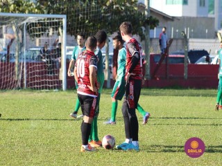 
<a style='margin-left: 5px;' class='btn btn-xs btn-social btn-facebook' href='https://www.facebook.com/sharer/sharer.php?u=https://www.boladovale.com.br/imgs/800-800-90/conteudo/fotos/1604/img0279.jpg' rel='popup' data-width='500' data-height='400'><i class='fa fa-facebook'></i>Compartilhar <span class='hidden-xs'>no Facebook</span>
</a> 
<a class='btn btn-default btn-xs' target='_blank' href='imgs/800-800-90/conteudo/fotos/1604/img0279.jpg'>
<span class='glyphicon glyphicon-cloud-download'></span> Salvar
</a> 
<span></span>