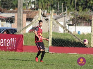 
<a style='margin-left: 5px;' class='btn btn-xs btn-social btn-facebook' href='https://www.facebook.com/sharer/sharer.php?u=https://www.boladovale.com.br/imgs/800-800-90/conteudo/fotos/1604/img0315.jpg' rel='popup' data-width='500' data-height='400'><i class='fa fa-facebook'></i>Compartilhar <span class='hidden-xs'>no Facebook</span>
</a> 
<a class='btn btn-default btn-xs' target='_blank' href='imgs/800-800-90/conteudo/fotos/1604/img0315.jpg'>
<span class='glyphicon glyphicon-cloud-download'></span> Salvar
</a> 
<span></span>