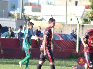 
<a style='margin-left: 5px;' class='btn btn-xs btn-social btn-facebook' href='https://www.facebook.com/sharer/sharer.php?u=https://www.boladovale.com.br/imgs/800-800-90/conteudo/fotos/1604/img0319.jpg' rel='popup' data-width='500' data-height='400'><i class='fa fa-facebook'></i>Compartilhar <span class='hidden-xs'>no Facebook</span>
</a> 
<a class='btn btn-default btn-xs' target='_blank' href='imgs/800-800-90/conteudo/fotos/1604/img0319.jpg'>
<span class='glyphicon glyphicon-cloud-download'></span> Salvar
</a> 
<span></span>