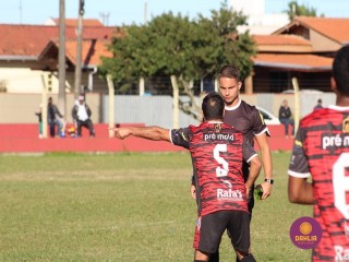 
<a style='margin-left: 5px;' class='btn btn-xs btn-social btn-facebook' href='https://www.facebook.com/sharer/sharer.php?u=https://www.boladovale.com.br/imgs/800-800-90/conteudo/fotos/1604/img0320.jpg' rel='popup' data-width='500' data-height='400'><i class='fa fa-facebook'></i>Compartilhar <span class='hidden-xs'>no Facebook</span>
</a> 
<a class='btn btn-default btn-xs' target='_blank' href='imgs/800-800-90/conteudo/fotos/1604/img0320.jpg'>
<span class='glyphicon glyphicon-cloud-download'></span> Salvar
</a> 
<span></span>