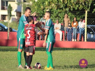 
<a style='margin-left: 5px;' class='btn btn-xs btn-social btn-facebook' href='https://www.facebook.com/sharer/sharer.php?u=https://www.boladovale.com.br/imgs/800-800-90/conteudo/fotos/1604/img0341.jpg' rel='popup' data-width='500' data-height='400'><i class='fa fa-facebook'></i>Compartilhar <span class='hidden-xs'>no Facebook</span>
</a> 
<a class='btn btn-default btn-xs' target='_blank' href='imgs/800-800-90/conteudo/fotos/1604/img0341.jpg'>
<span class='glyphicon glyphicon-cloud-download'></span> Salvar
</a> 
<span></span>