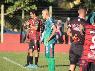 
<a style='margin-left: 5px;' class='btn btn-xs btn-social btn-facebook' href='https://www.facebook.com/sharer/sharer.php?u=https://www.boladovale.com.br/imgs/800-800-90/conteudo/fotos/1604/img0344.jpg' rel='popup' data-width='500' data-height='400'><i class='fa fa-facebook'></i>Compartilhar <span class='hidden-xs'>no Facebook</span>
</a> 
<a class='btn btn-default btn-xs' target='_blank' href='imgs/800-800-90/conteudo/fotos/1604/img0344.jpg'>
<span class='glyphicon glyphicon-cloud-download'></span> Salvar
</a> 
<span></span>