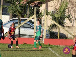 
<a style='margin-left: 5px;' class='btn btn-xs btn-social btn-facebook' href='https://www.facebook.com/sharer/sharer.php?u=https://www.boladovale.com.br/imgs/800-800-90/conteudo/fotos/1604/img0353.jpg' rel='popup' data-width='500' data-height='400'><i class='fa fa-facebook'></i>Compartilhar <span class='hidden-xs'>no Facebook</span>
</a> 
<a class='btn btn-default btn-xs' target='_blank' href='imgs/800-800-90/conteudo/fotos/1604/img0353.jpg'>
<span class='glyphicon glyphicon-cloud-download'></span> Salvar
</a> 
<span></span>