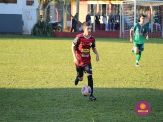 
<a style='margin-left: 5px;' class='btn btn-xs btn-social btn-facebook' href='https://www.facebook.com/sharer/sharer.php?u=https://www.boladovale.com.br/imgs/800-800-90/conteudo/fotos/1604/img0357.jpg' rel='popup' data-width='500' data-height='400'><i class='fa fa-facebook'></i>Compartilhar <span class='hidden-xs'>no Facebook</span>
</a> 
<a class='btn btn-default btn-xs' target='_blank' href='imgs/800-800-90/conteudo/fotos/1604/img0357.jpg'>
<span class='glyphicon glyphicon-cloud-download'></span> Salvar
</a> 
<span></span>