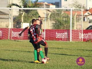 
<a style='margin-left: 5px;' class='btn btn-xs btn-social btn-facebook' href='https://www.facebook.com/sharer/sharer.php?u=https://www.boladovale.com.br/imgs/800-800-90/conteudo/fotos/1604/img0360.jpg' rel='popup' data-width='500' data-height='400'><i class='fa fa-facebook'></i>Compartilhar <span class='hidden-xs'>no Facebook</span>
</a> 
<a class='btn btn-default btn-xs' target='_blank' href='imgs/800-800-90/conteudo/fotos/1604/img0360.jpg'>
<span class='glyphicon glyphicon-cloud-download'></span> Salvar
</a> 
<span></span>