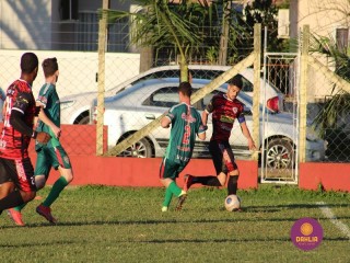 
<a style='margin-left: 5px;' class='btn btn-xs btn-social btn-facebook' href='https://www.facebook.com/sharer/sharer.php?u=https://www.boladovale.com.br/imgs/800-800-90/conteudo/fotos/1604/img0376.jpg' rel='popup' data-width='500' data-height='400'><i class='fa fa-facebook'></i>Compartilhar <span class='hidden-xs'>no Facebook</span>
</a> 
<a class='btn btn-default btn-xs' target='_blank' href='imgs/800-800-90/conteudo/fotos/1604/img0376.jpg'>
<span class='glyphicon glyphicon-cloud-download'></span> Salvar
</a> 
<span></span>