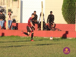 
<a style='margin-left: 5px;' class='btn btn-xs btn-social btn-facebook' href='https://www.facebook.com/sharer/sharer.php?u=https://www.boladovale.com.br/imgs/800-800-90/conteudo/fotos/1604/img0377.jpg' rel='popup' data-width='500' data-height='400'><i class='fa fa-facebook'></i>Compartilhar <span class='hidden-xs'>no Facebook</span>
</a> 
<a class='btn btn-default btn-xs' target='_blank' href='imgs/800-800-90/conteudo/fotos/1604/img0377.jpg'>
<span class='glyphicon glyphicon-cloud-download'></span> Salvar
</a> 
<span></span>