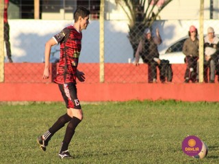 
<a style='margin-left: 5px;' class='btn btn-xs btn-social btn-facebook' href='https://www.facebook.com/sharer/sharer.php?u=https://www.boladovale.com.br/imgs/800-800-90/conteudo/fotos/1604/img0385.jpg' rel='popup' data-width='500' data-height='400'><i class='fa fa-facebook'></i>Compartilhar <span class='hidden-xs'>no Facebook</span>
</a> 
<a class='btn btn-default btn-xs' target='_blank' href='imgs/800-800-90/conteudo/fotos/1604/img0385.jpg'>
<span class='glyphicon glyphicon-cloud-download'></span> Salvar
</a> 
<span></span>