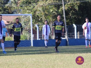 
<a style='margin-left: 5px;' class='btn btn-xs btn-social btn-facebook' href='https://www.facebook.com/sharer/sharer.php?u=https://www.boladovale.com.br/imgs/800-800-90/conteudo/fotos/1605/img9815.jpg' rel='popup' data-width='500' data-height='400'><i class='fa fa-facebook'></i>Compartilhar <span class='hidden-xs'>no Facebook</span>
</a> 
<a class='btn btn-default btn-xs' target='_blank' href='imgs/800-800-90/conteudo/fotos/1605/img9815.jpg'>
<span class='glyphicon glyphicon-cloud-download'></span> Salvar
</a> 
<span></span>
