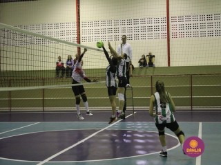 
<a style='margin-left: 5px;' class='btn btn-xs btn-social btn-facebook' href='https://www.facebook.com/sharer/sharer.php?u=https://www.boladovale.com.br/imgs/800-800-90/conteudo/fotos/1609/img0100.jpg' rel='popup' data-width='500' data-height='400'><i class='fa fa-facebook'></i>Compartilhar <span class='hidden-xs'>no Facebook</span>
</a> 
<a class='btn btn-default btn-xs' target='_blank' href='imgs/800-800-90/conteudo/fotos/1609/img0100.jpg'>
<span class='glyphicon glyphicon-cloud-download'></span> Salvar
</a> 
<span></span>