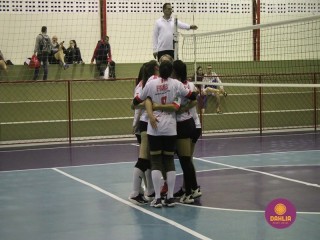 
<a style='margin-left: 5px;' class='btn btn-xs btn-social btn-facebook' href='https://www.facebook.com/sharer/sharer.php?u=https://www.boladovale.com.br/imgs/800-800-90/conteudo/fotos/1609/img0121.jpg' rel='popup' data-width='500' data-height='400'><i class='fa fa-facebook'></i>Compartilhar <span class='hidden-xs'>no Facebook</span>
</a> 
<a class='btn btn-default btn-xs' target='_blank' href='imgs/800-800-90/conteudo/fotos/1609/img0121.jpg'>
<span class='glyphicon glyphicon-cloud-download'></span> Salvar
</a> 
<span></span>
