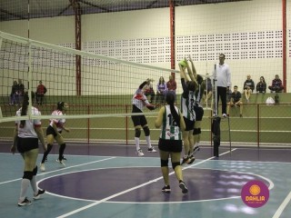 
<a style='margin-left: 5px;' class='btn btn-xs btn-social btn-facebook' href='https://www.facebook.com/sharer/sharer.php?u=https://www.boladovale.com.br/imgs/800-800-90/conteudo/fotos/1609/img0138.jpg' rel='popup' data-width='500' data-height='400'><i class='fa fa-facebook'></i>Compartilhar <span class='hidden-xs'>no Facebook</span>
</a> 
<a class='btn btn-default btn-xs' target='_blank' href='imgs/800-800-90/conteudo/fotos/1609/img0138.jpg'>
<span class='glyphicon glyphicon-cloud-download'></span> Salvar
</a> 
<span></span>