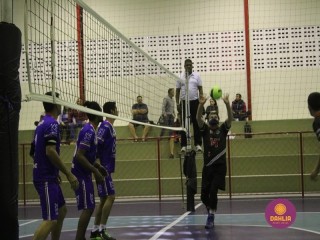
<a style='margin-left: 5px;' class='btn btn-xs btn-social btn-facebook' href='https://www.facebook.com/sharer/sharer.php?u=https://www.boladovale.com.br/imgs/800-800-90/conteudo/fotos/1609/img0179.jpg' rel='popup' data-width='500' data-height='400'><i class='fa fa-facebook'></i>Compartilhar <span class='hidden-xs'>no Facebook</span>
</a> 
<a class='btn btn-default btn-xs' target='_blank' href='imgs/800-800-90/conteudo/fotos/1609/img0179.jpg'>
<span class='glyphicon glyphicon-cloud-download'></span> Salvar
</a> 
<span></span>