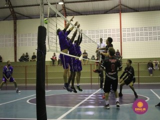 
<a style='margin-left: 5px;' class='btn btn-xs btn-social btn-facebook' href='https://www.facebook.com/sharer/sharer.php?u=https://www.boladovale.com.br/imgs/800-800-90/conteudo/fotos/1609/img0180.jpg' rel='popup' data-width='500' data-height='400'><i class='fa fa-facebook'></i>Compartilhar <span class='hidden-xs'>no Facebook</span>
</a> 
<a class='btn btn-default btn-xs' target='_blank' href='imgs/800-800-90/conteudo/fotos/1609/img0180.jpg'>
<span class='glyphicon glyphicon-cloud-download'></span> Salvar
</a> 
<span></span>