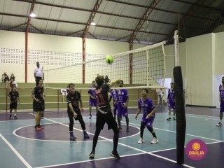 
<a style='margin-left: 5px;' class='btn btn-xs btn-social btn-facebook' href='https://www.facebook.com/sharer/sharer.php?u=https://www.boladovale.com.br/imgs/800-800-90/conteudo/fotos/1609/img0267.jpg' rel='popup' data-width='500' data-height='400'><i class='fa fa-facebook'></i>Compartilhar <span class='hidden-xs'>no Facebook</span>
</a> 
<a class='btn btn-default btn-xs' target='_blank' href='imgs/800-800-90/conteudo/fotos/1609/img0267.jpg'>
<span class='glyphicon glyphicon-cloud-download'></span> Salvar
</a> 
<span></span>