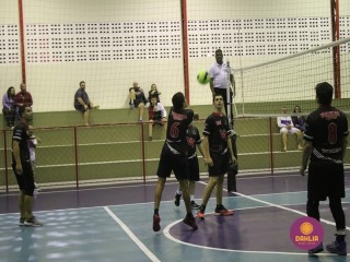 
<a style='margin-left: 5px;' class='btn btn-xs btn-social btn-facebook' href='https://www.facebook.com/sharer/sharer.php?u=https://www.boladovale.com.br/imgs/800-800-90/conteudo/fotos/1609/img0268.jpg' rel='popup' data-width='500' data-height='400'><i class='fa fa-facebook'></i>Compartilhar <span class='hidden-xs'>no Facebook</span>
</a> 
<a class='btn btn-default btn-xs' target='_blank' href='imgs/800-800-90/conteudo/fotos/1609/img0268.jpg'>
<span class='glyphicon glyphicon-cloud-download'></span> Salvar
</a> 
<span></span>