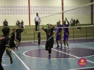 
<a style='margin-left: 5px;' class='btn btn-xs btn-social btn-facebook' href='https://www.facebook.com/sharer/sharer.php?u=https://www.boladovale.com.br/imgs/800-800-90/conteudo/fotos/1609/img0271.jpg' rel='popup' data-width='500' data-height='400'><i class='fa fa-facebook'></i>Compartilhar <span class='hidden-xs'>no Facebook</span>
</a> 
<a class='btn btn-default btn-xs' target='_blank' href='imgs/800-800-90/conteudo/fotos/1609/img0271.jpg'>
<span class='glyphicon glyphicon-cloud-download'></span> Salvar
</a> 
<span></span>