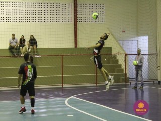 
<a style='margin-left: 5px;' class='btn btn-xs btn-social btn-facebook' href='https://www.facebook.com/sharer/sharer.php?u=https://www.boladovale.com.br/imgs/800-800-90/conteudo/fotos/1609/img0312.jpg' rel='popup' data-width='500' data-height='400'><i class='fa fa-facebook'></i>Compartilhar <span class='hidden-xs'>no Facebook</span>
</a> 
<a class='btn btn-default btn-xs' target='_blank' href='imgs/800-800-90/conteudo/fotos/1609/img0312.jpg'>
<span class='glyphicon glyphicon-cloud-download'></span> Salvar
</a> 
<span></span>