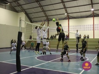 
<a style='margin-left: 5px;' class='btn btn-xs btn-social btn-facebook' href='https://www.facebook.com/sharer/sharer.php?u=https://www.boladovale.com.br/imgs/800-800-90/conteudo/fotos/1609/img0318.jpg' rel='popup' data-width='500' data-height='400'><i class='fa fa-facebook'></i>Compartilhar <span class='hidden-xs'>no Facebook</span>
</a> 
<a class='btn btn-default btn-xs' target='_blank' href='imgs/800-800-90/conteudo/fotos/1609/img0318.jpg'>
<span class='glyphicon glyphicon-cloud-download'></span> Salvar
</a> 
<span></span>