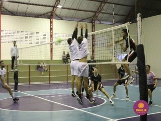 
<a style='margin-left: 5px;' class='btn btn-xs btn-social btn-facebook' href='https://www.facebook.com/sharer/sharer.php?u=https://www.boladovale.com.br/imgs/800-800-90/conteudo/fotos/1609/img0326.jpg' rel='popup' data-width='500' data-height='400'><i class='fa fa-facebook'></i>Compartilhar <span class='hidden-xs'>no Facebook</span>
</a> 
<a class='btn btn-default btn-xs' target='_blank' href='imgs/800-800-90/conteudo/fotos/1609/img0326.jpg'>
<span class='glyphicon glyphicon-cloud-download'></span> Salvar
</a> 
<span></span>