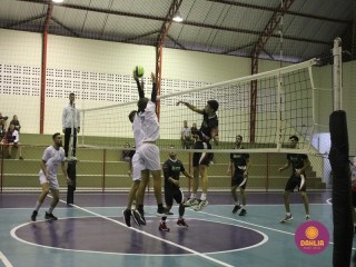 
<a style='margin-left: 5px;' class='btn btn-xs btn-social btn-facebook' href='https://www.facebook.com/sharer/sharer.php?u=https://www.boladovale.com.br/imgs/800-800-90/conteudo/fotos/1609/img0329.jpg' rel='popup' data-width='500' data-height='400'><i class='fa fa-facebook'></i>Compartilhar <span class='hidden-xs'>no Facebook</span>
</a> 
<a class='btn btn-default btn-xs' target='_blank' href='imgs/800-800-90/conteudo/fotos/1609/img0329.jpg'>
<span class='glyphicon glyphicon-cloud-download'></span> Salvar
</a> 
<span></span>