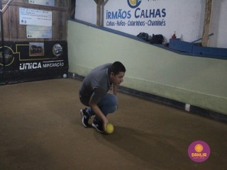 
<a style='margin-left: 5px;' class='btn btn-xs btn-social btn-facebook' href='https://www.facebook.com/sharer/sharer.php?u=https://www.boladovale.com.br/imgs/800-800-90/conteudo/fotos/1610/img0408.jpg' rel='popup' data-width='500' data-height='400'><i class='fa fa-facebook'></i>Compartilhar <span class='hidden-xs'>no Facebook</span>
</a> 
<a class='btn btn-default btn-xs' target='_blank' href='imgs/800-800-90/conteudo/fotos/1610/img0408.jpg'>
<span class='glyphicon glyphicon-cloud-download'></span> Salvar
</a> 
<span></span>