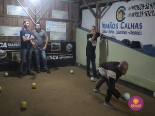 
<a style='margin-left: 5px;' class='btn btn-xs btn-social btn-facebook' href='https://www.facebook.com/sharer/sharer.php?u=https://www.boladovale.com.br/imgs/800-800-90/conteudo/fotos/1610/img0424.jpg' rel='popup' data-width='500' data-height='400'><i class='fa fa-facebook'></i>Compartilhar <span class='hidden-xs'>no Facebook</span>
</a> 
<a class='btn btn-default btn-xs' target='_blank' href='imgs/800-800-90/conteudo/fotos/1610/img0424.jpg'>
<span class='glyphicon glyphicon-cloud-download'></span> Salvar
</a> 
<span></span>