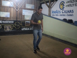
<a style='margin-left: 5px;' class='btn btn-xs btn-social btn-facebook' href='https://www.facebook.com/sharer/sharer.php?u=https://www.boladovale.com.br/imgs/800-800-90/conteudo/fotos/1610/img0427.jpg' rel='popup' data-width='500' data-height='400'><i class='fa fa-facebook'></i>Compartilhar <span class='hidden-xs'>no Facebook</span>
</a> 
<a class='btn btn-default btn-xs' target='_blank' href='imgs/800-800-90/conteudo/fotos/1610/img0427.jpg'>
<span class='glyphicon glyphicon-cloud-download'></span> Salvar
</a> 
<span></span>