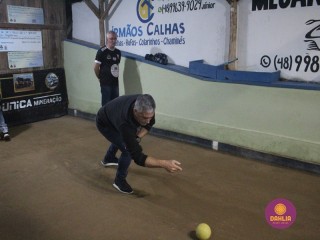 
<a style='margin-left: 5px;' class='btn btn-xs btn-social btn-facebook' href='https://www.facebook.com/sharer/sharer.php?u=https://www.boladovale.com.br/imgs/800-800-90/conteudo/fotos/1610/img0462.jpg' rel='popup' data-width='500' data-height='400'><i class='fa fa-facebook'></i>Compartilhar <span class='hidden-xs'>no Facebook</span>
</a> 
<a class='btn btn-default btn-xs' target='_blank' href='imgs/800-800-90/conteudo/fotos/1610/img0462.jpg'>
<span class='glyphicon glyphicon-cloud-download'></span> Salvar
</a> 
<span></span>